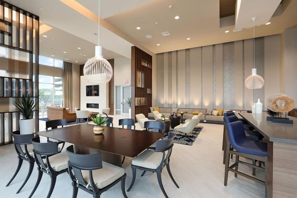 Modern Building -Free Parking - By Choc & St Joseph'S Hospital Apartment Orange Luaran gambar